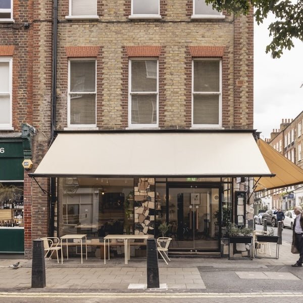 HONEY & CO BLOOMSBURY | OUTSIDE FURNISHINGS: DYKE & DEAN | DESIGN: STUDIO FOUND | PHOTOGRAPHY: BILLY BOLTON - DYKE & DEAN