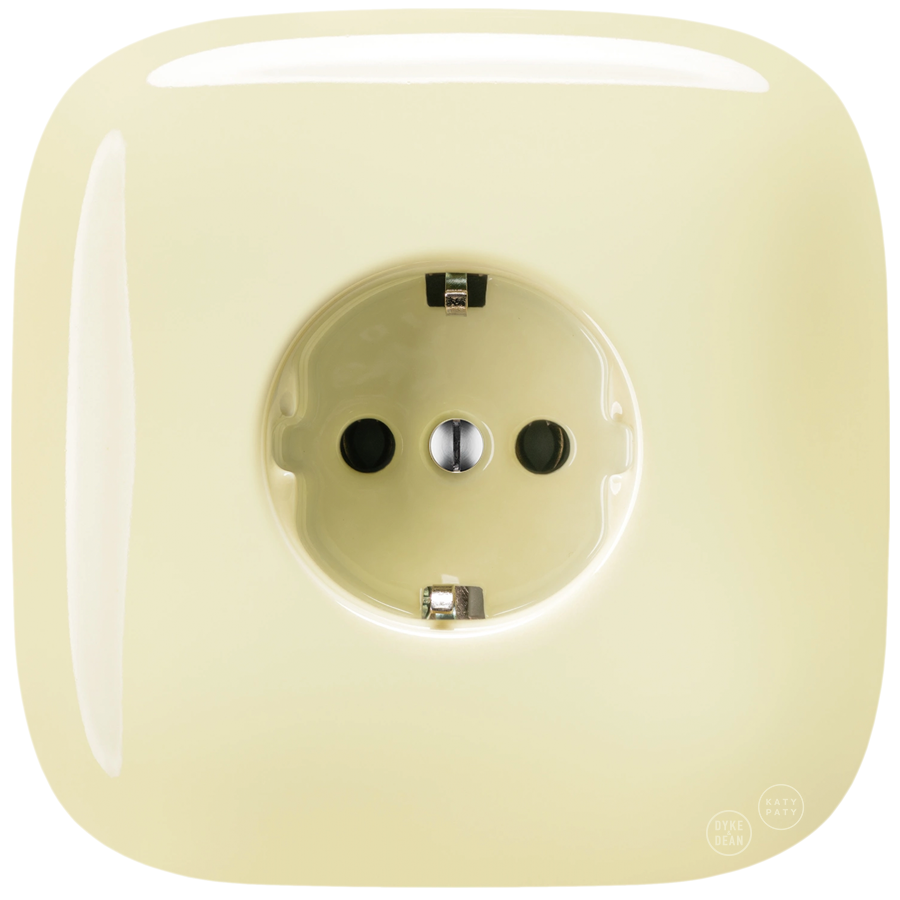 SQUARE PORCELAIN WALL SOCKET SCHUKO VANILLA