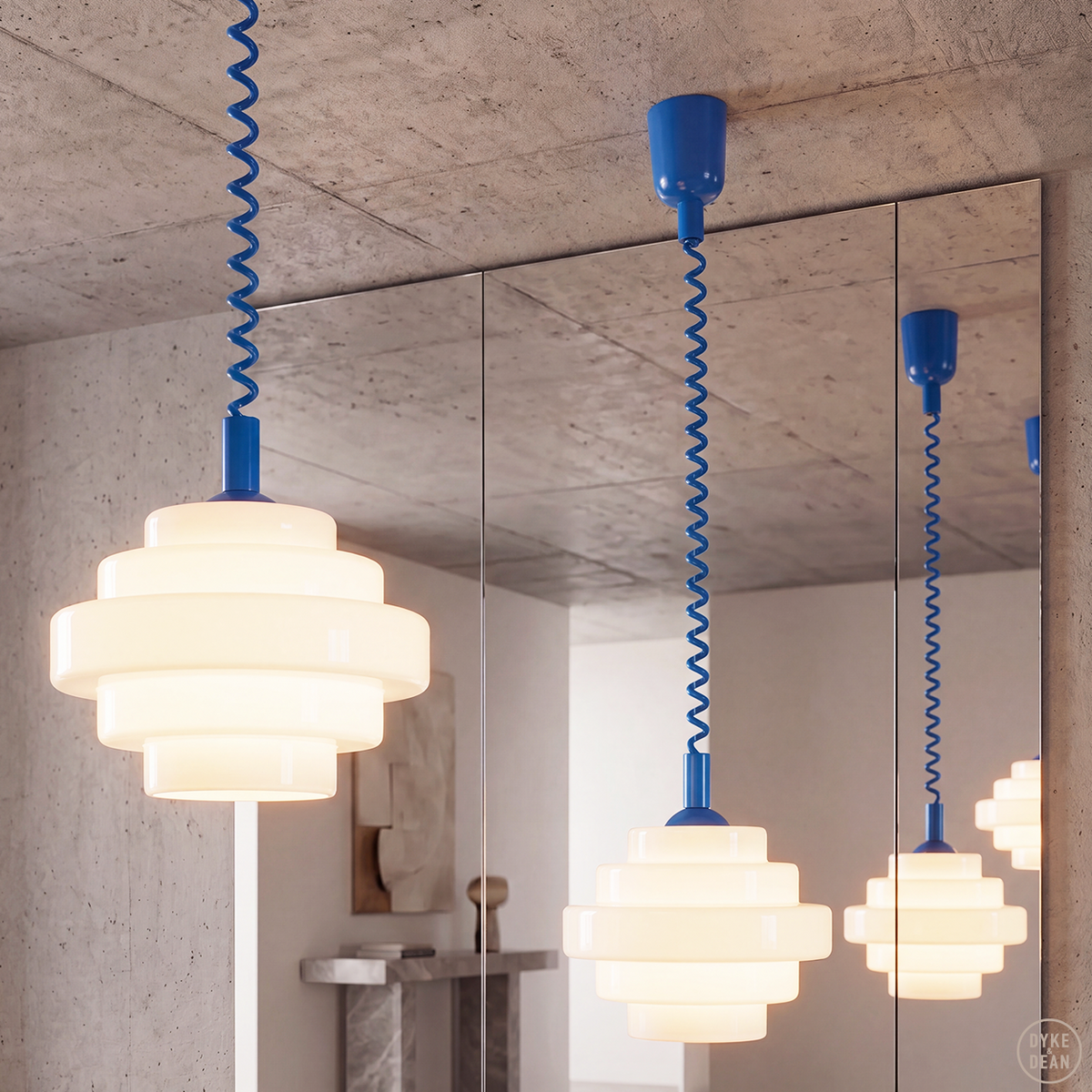 SMALL BAUHAUS OPALINE RETRACTABLE CORD LIGHT