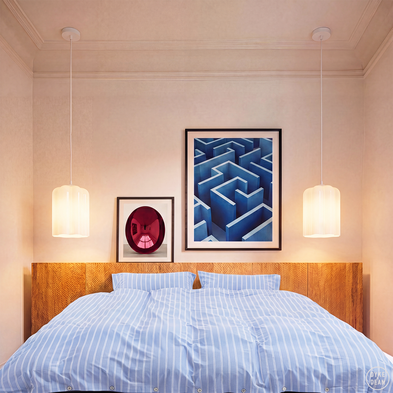 DECO OPALINE RETRACTABLE CORD LIGHT
