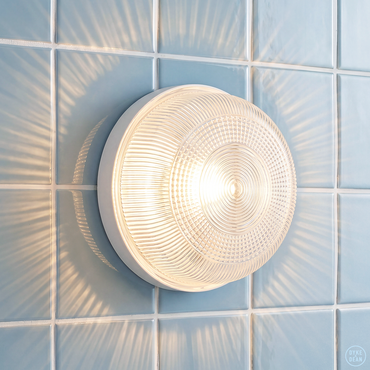 WHITE INDUSTRIAL ROUND WALL & CEILING BULKHEAD LIGHT