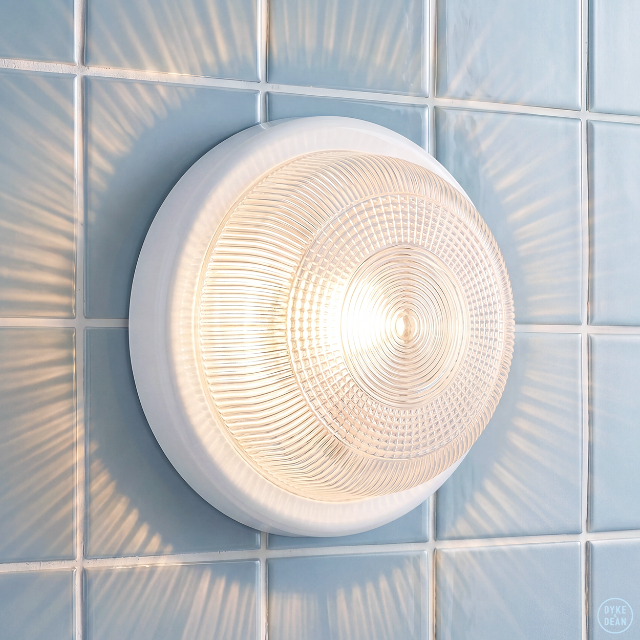 WHITE RIM ROUND WALL & CEILING BULKHEAD LIGHT