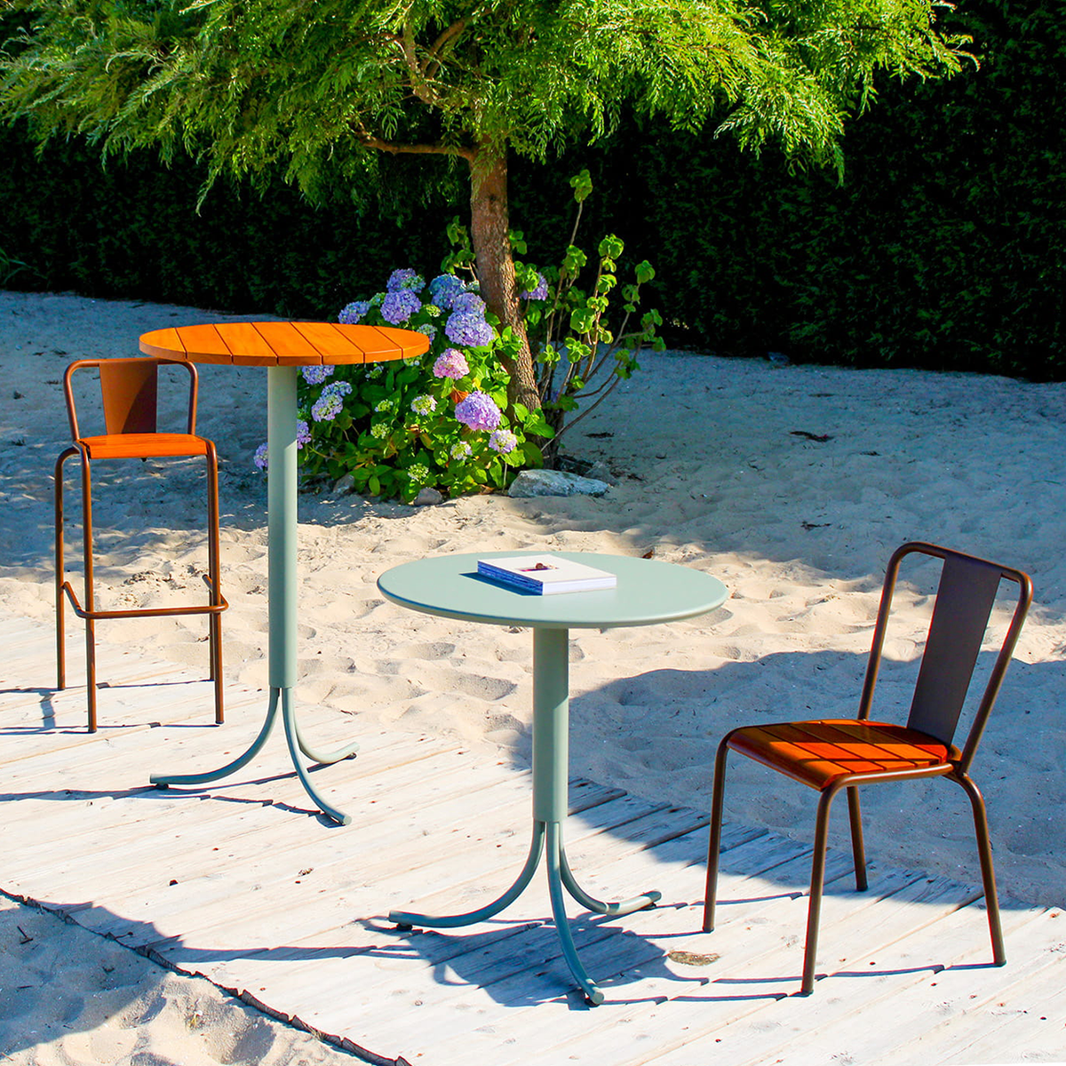 ADICO MAR TABLE STEEL - DYKE & DEAN