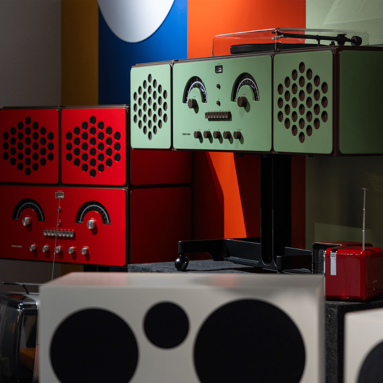 BRIONVEGA WHITE TOTEM RR231 SOUND SYSTEM - DYKE & DEAN