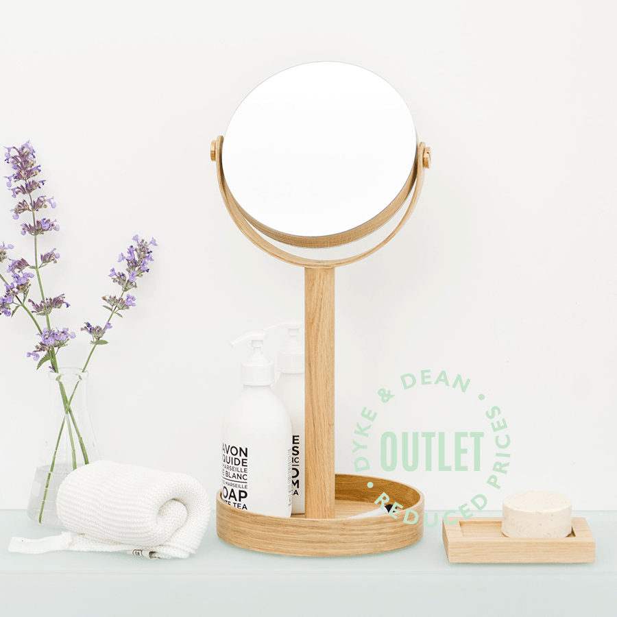 CLOSE UP MIRROR OAK OUTLET - DYKE & DEAN