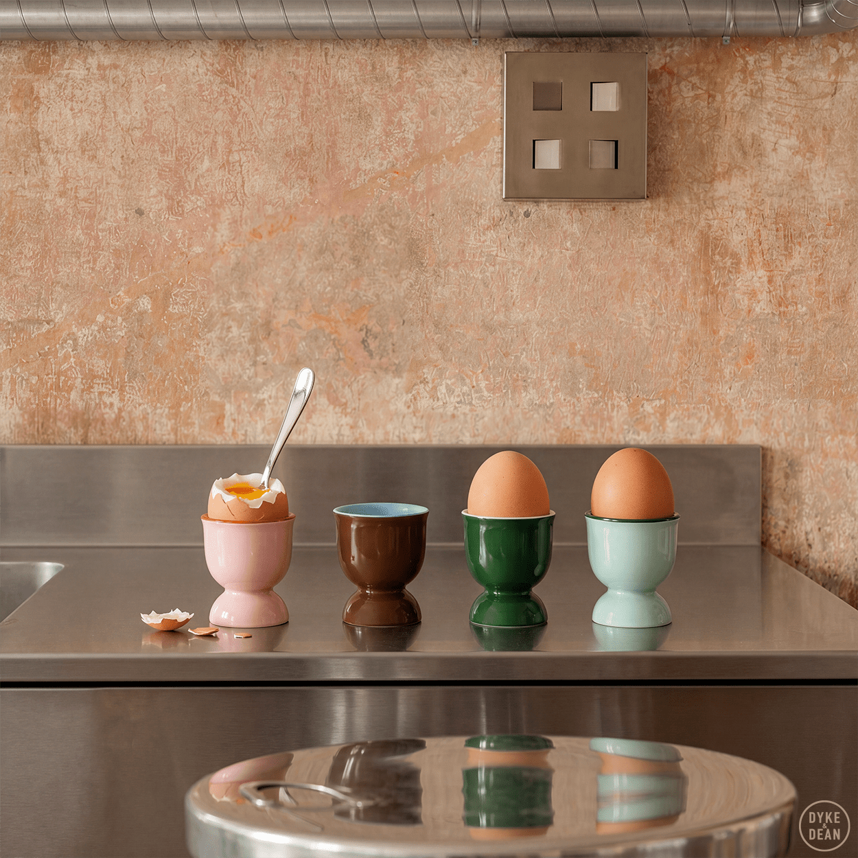 DYKE & DEAN CERAMIC EGG CUP GREEN - DYKE & DEAN