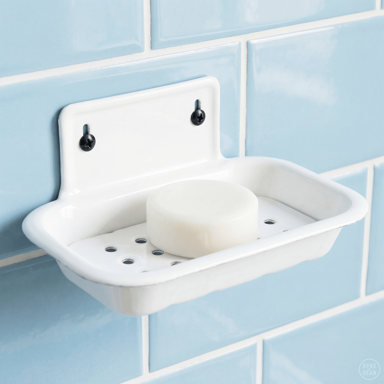 ENAMEL WALL MOUNTED SOAP DISH - DYKE & DEAN