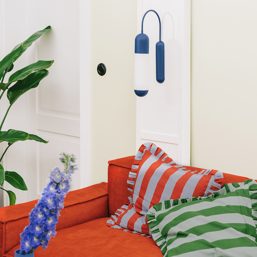 FUNSUI PILL WALL LIGHT TUBE BLACK - DYKE & DEAN