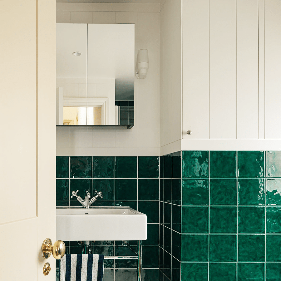 LAMPETT PORCELAIN WALL LIGHT IP54 WHITE - DYKE & DEAN