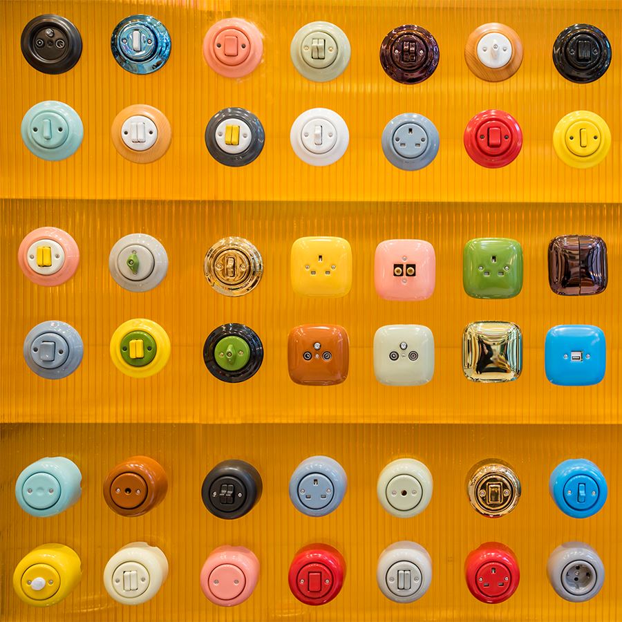 PORCELAIN KATY PATY COLONA ROUND SURFACE MOUNTED UK SOCKET GOLD - DYKE & DEAN