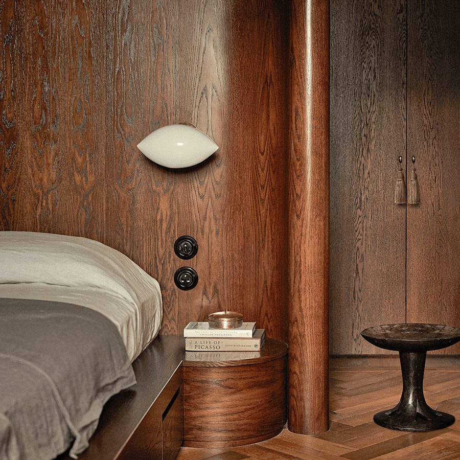 PORCELAIN WALL SOCKET BURGUNDY UK - DYKE & DEAN