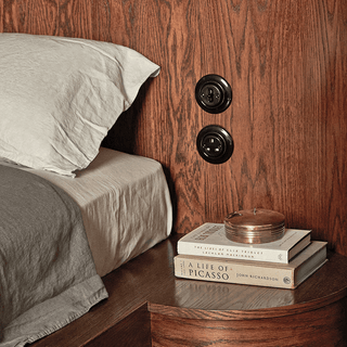 PORCELAIN WALL SOCKET VANILLA UK - DYKE & DEAN