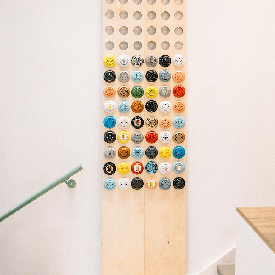 PORCELAIN WALL SPEAKER SOCKET CARROT - DYKE & DEAN