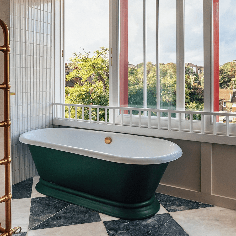 SHABBY ENAMEL CAST IRON BATHTUB COLOUR - DYKE & DEAN