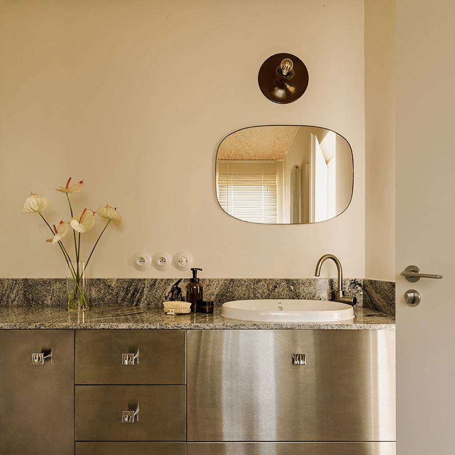 SMALL FUNNEL LAMP BLACK - DYKE & DEAN