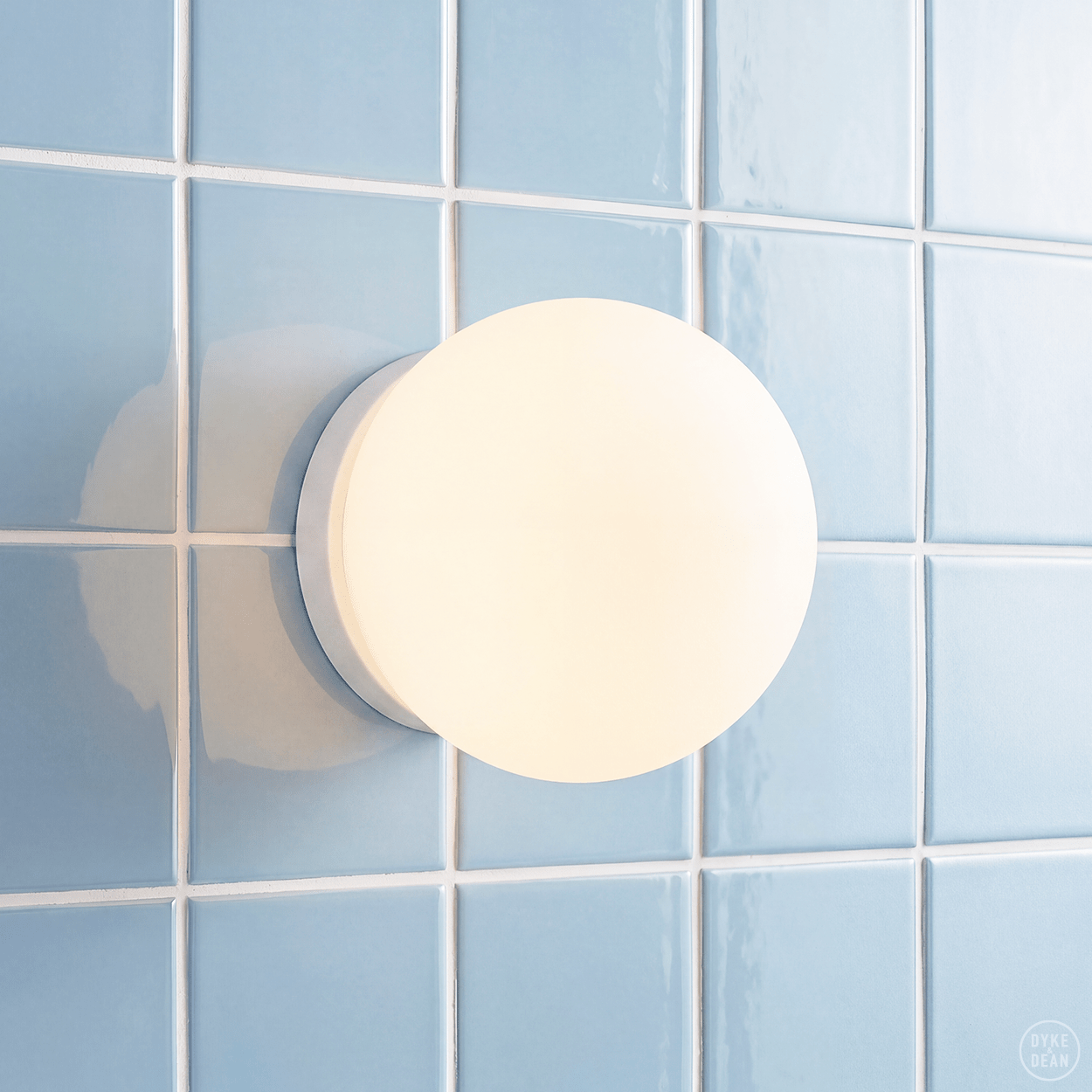 SPHERE LAMP WHITE BASE 200mm - DYKE & DEAN