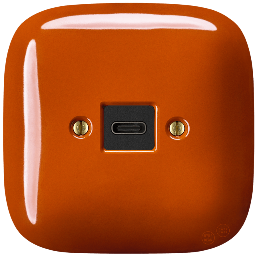 SQUARE PORCELAIN WALL SOCKET USB-C BRICK RED - DYKE & DEAN