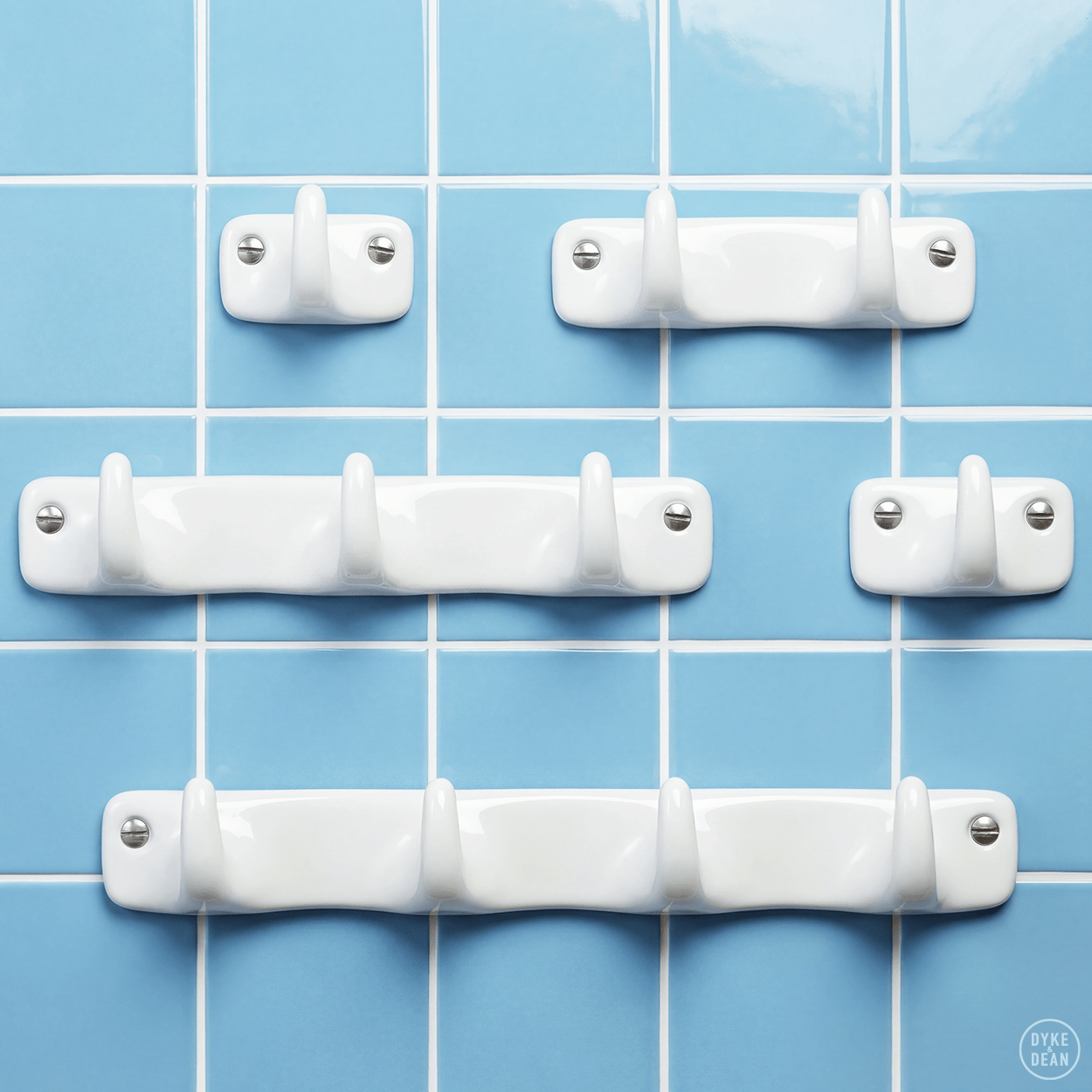 WHITE PORCELAIN HOOK 2 - DYKE & DEAN