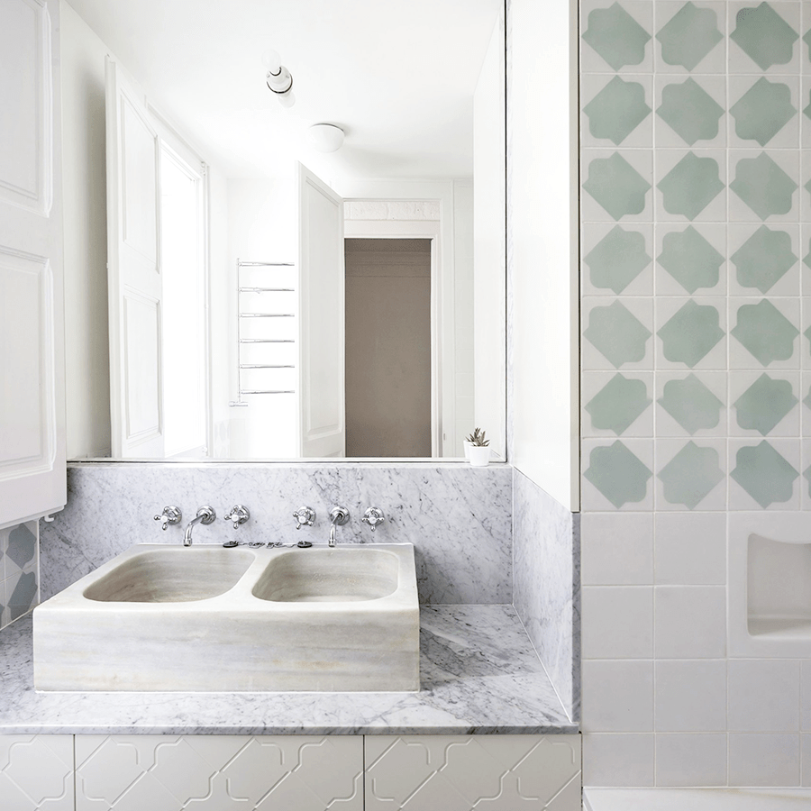 OFF WHITE CERAMIC ANGLED SOCKET LAMP - DYKE & DEAN