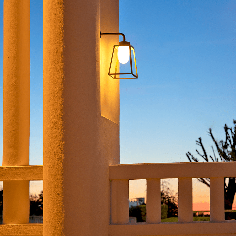 OUTDOOR LANTERN WALL LAMP - DYKE & DEAN