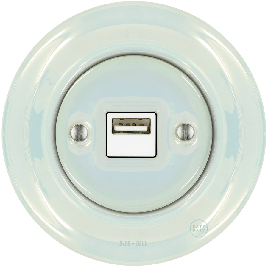 PORCELAIN WALL USB CHARGER CONCHA - DYKE & DEAN