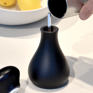 FLO SALT & PEPPER GRINDERS BLACK - KITCHENWARE - DYKE & DEAN  - Homewares | Lighting | Modern Home Furnishings