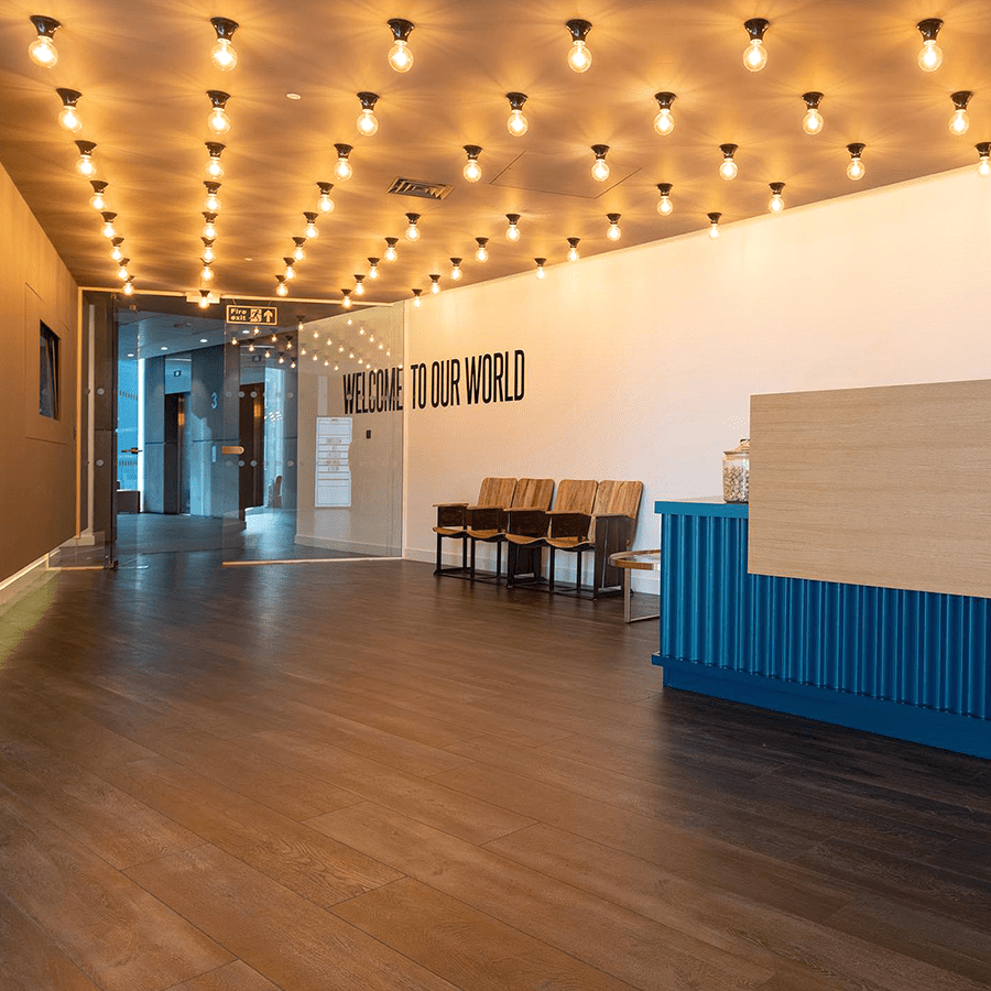 WALL & CEILING BATTEN LAMP E27 BLACK - DYKE & DEAN