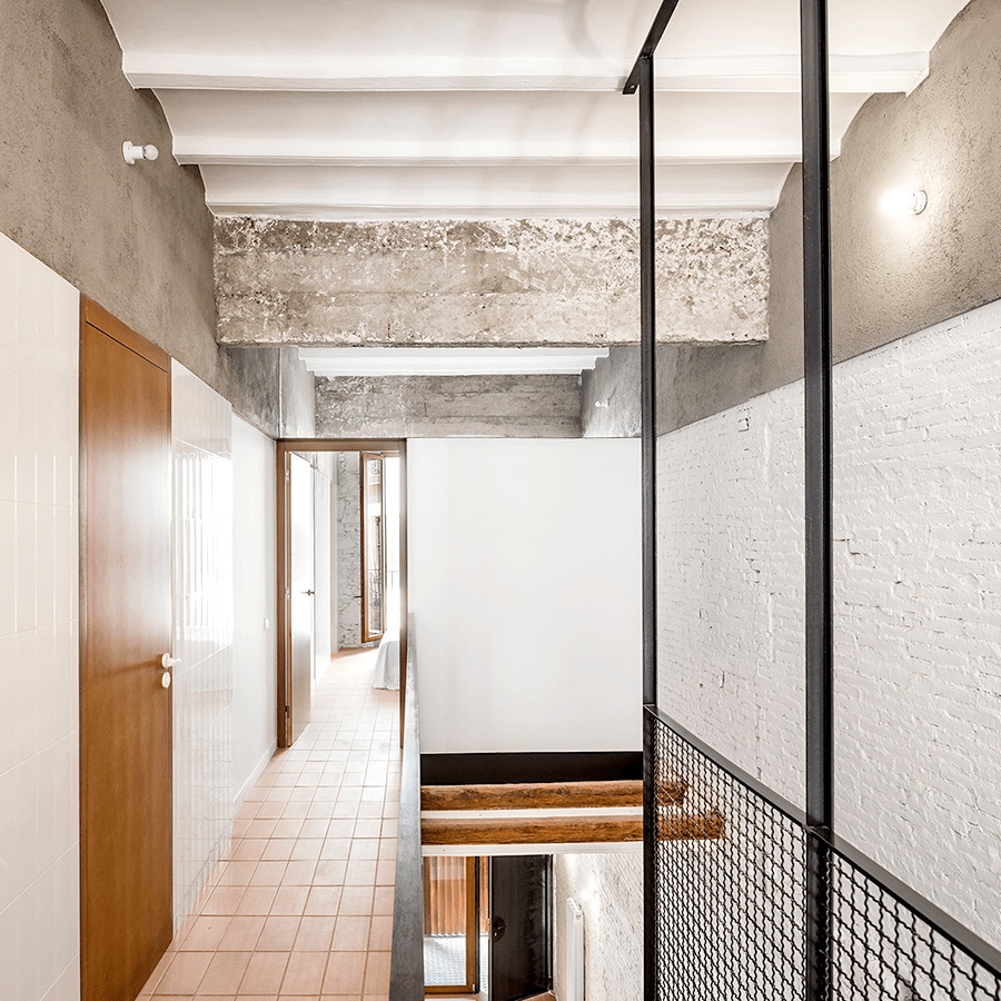 WALL & CEILING BATTEN LAMP E27 WHITE - DYKE & DEAN